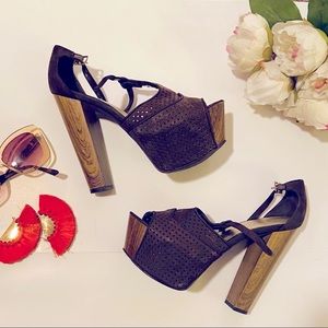 Jessica Simpson platform heel sandal